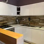 Casa La Luna 펜션 마라테아